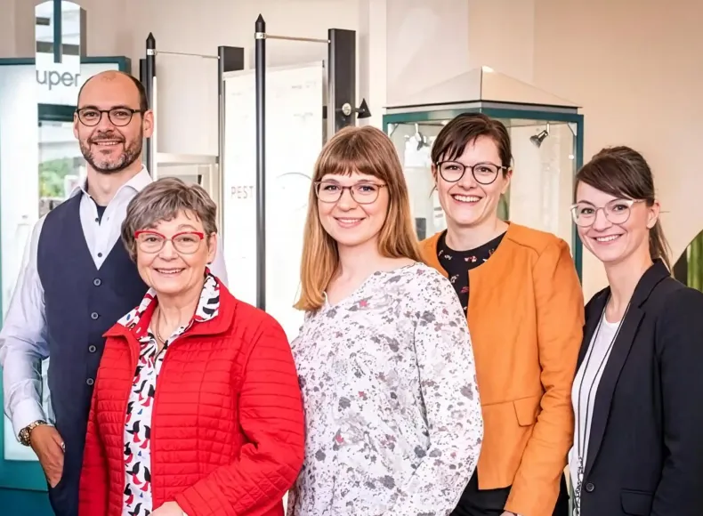 Pestel Optik Bannerbild