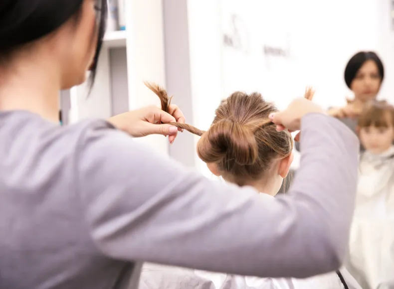 Hoa's Friseur & Nails Bannerbild